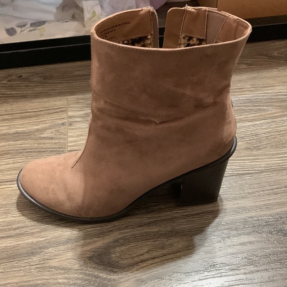 Restricted brand brown boots with heels SIZE 9 - Picture 4 of 7